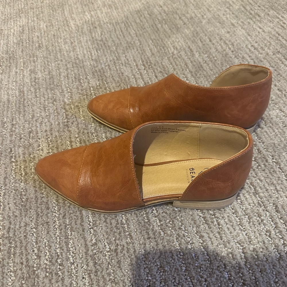 Beast Fashion Carter shoe. Women’s size 6.5. Excellent condition.